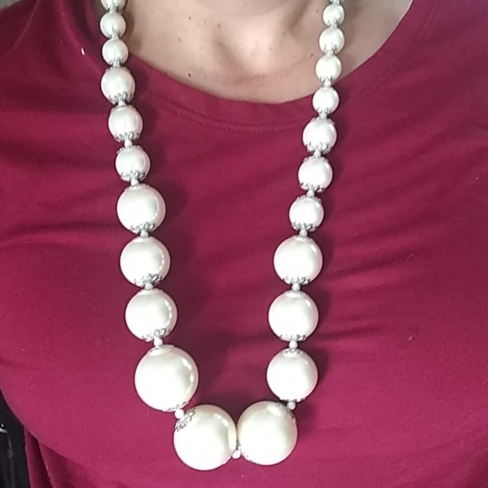 Long pearl necklace